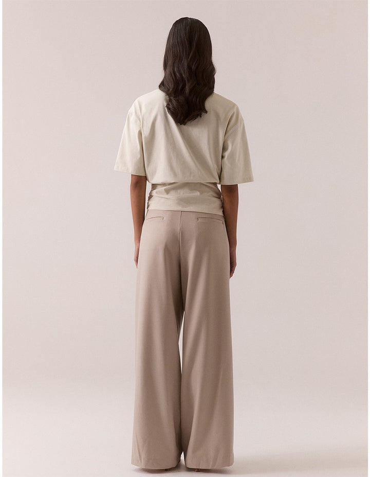 Delani Tee