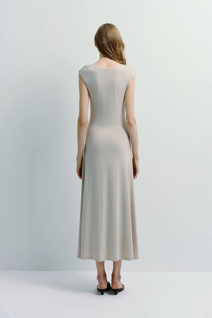 gianna midi dress From the #NickyHiltonxRebeccaVallance collection, the Gianna Midi Dress in ivory radiates timeless elegance, infusing enchanting opulence with modern style. Available globally online and in all #RebeccaVallance stores